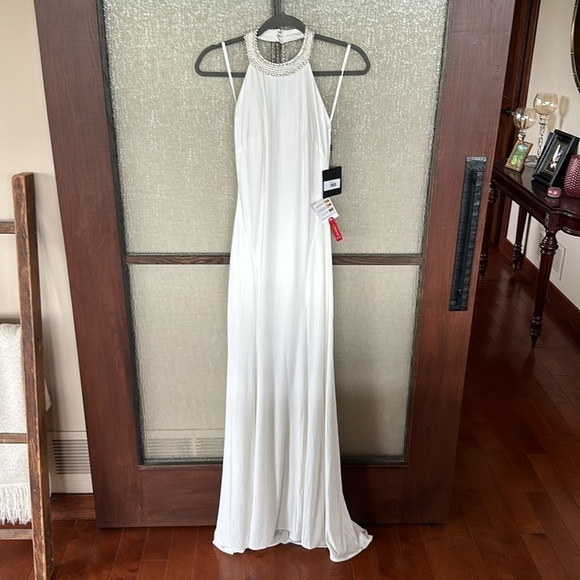 Mac Duggal BEADED HALTER JERSEY GOWN in white size 6. - Picture 5 of 10